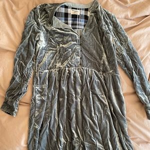 Cute velvet like midi dress